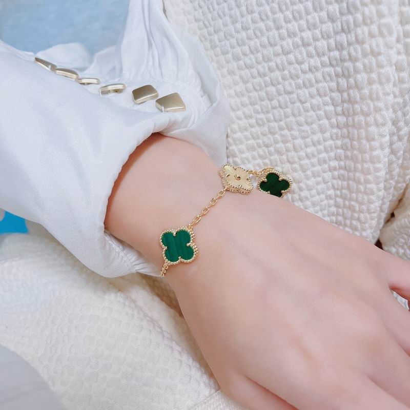 Van Cleef & Arpels bracelet 08yxq03